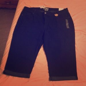 Lane Bryant Curvy Pedal Capri Dark Wash Size 26